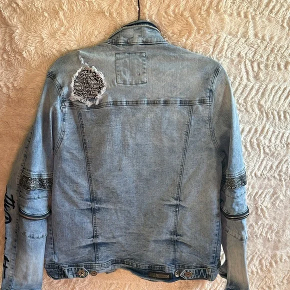 Trendy Light Blue Distressed Denim Jacket - Picture 7 of 11